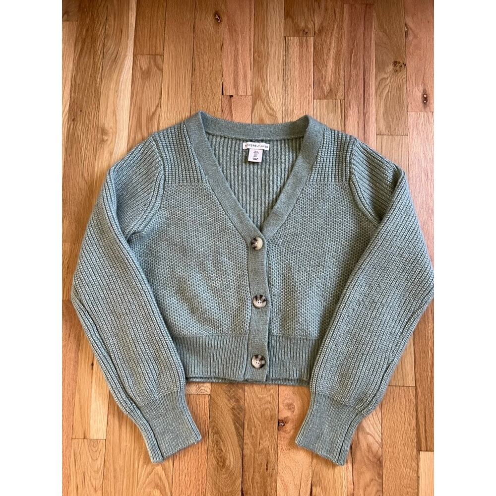 Sincerely Jules Sage Green V-neck Retro Granny Boxy Knit Cardigan Sweater (sz L) - Picture 3 of 9